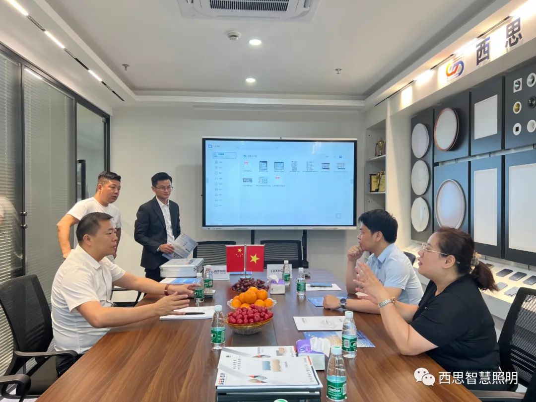 热烈祝贺越南LUXHOUSE贵宾杨总，，，，，乐成签约成为亚洲必赢照明越南区域总署理！-公司新闻-亚洲必赢照明官网