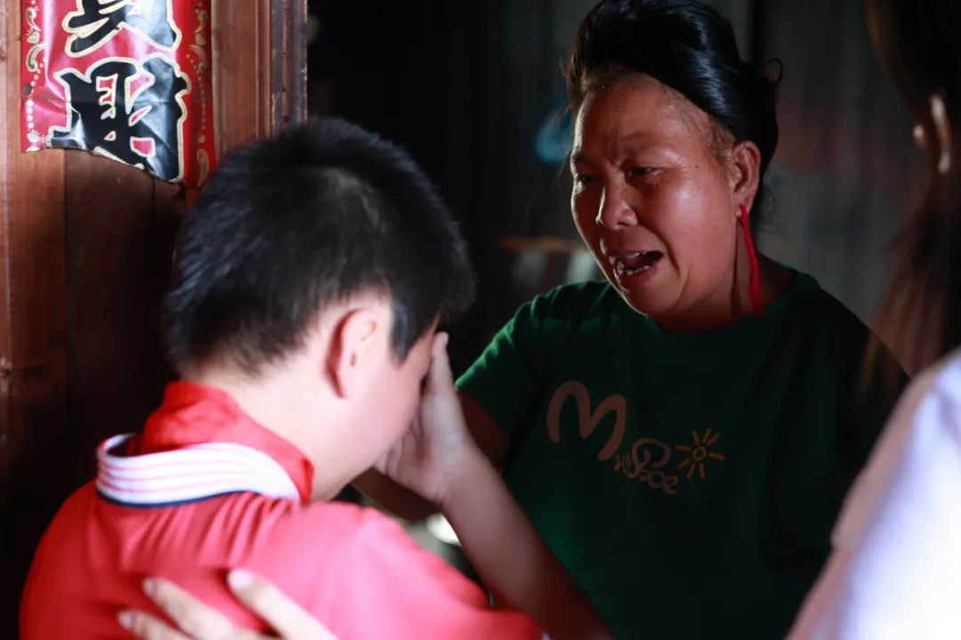 亚洲必赢照明2023捐赠广西融水大浪镇中心小学爱心公益活动-公司新闻-亚洲必赢照明官网