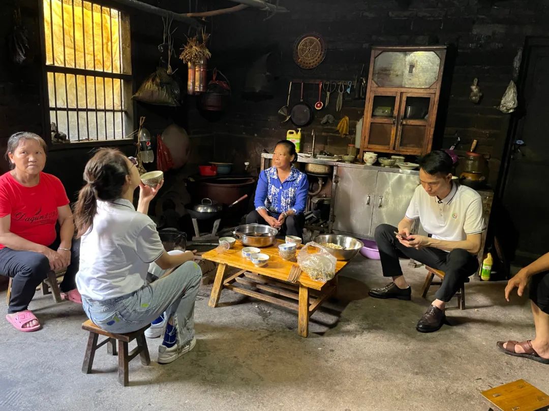 亚洲必赢照明2023捐赠广西融水大浪镇中心小学爱心公益活动-公司新闻-亚洲必赢照明官网